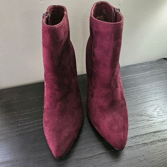 Charlotte Russe Vanna Burgundy Suede Pointed Toe Block Heel Booties Size 8 - Picture 3 of 9